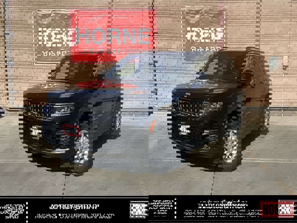 New 2025 Jeep Grand Cherokee Laredo w/ Luxury Tech Group I