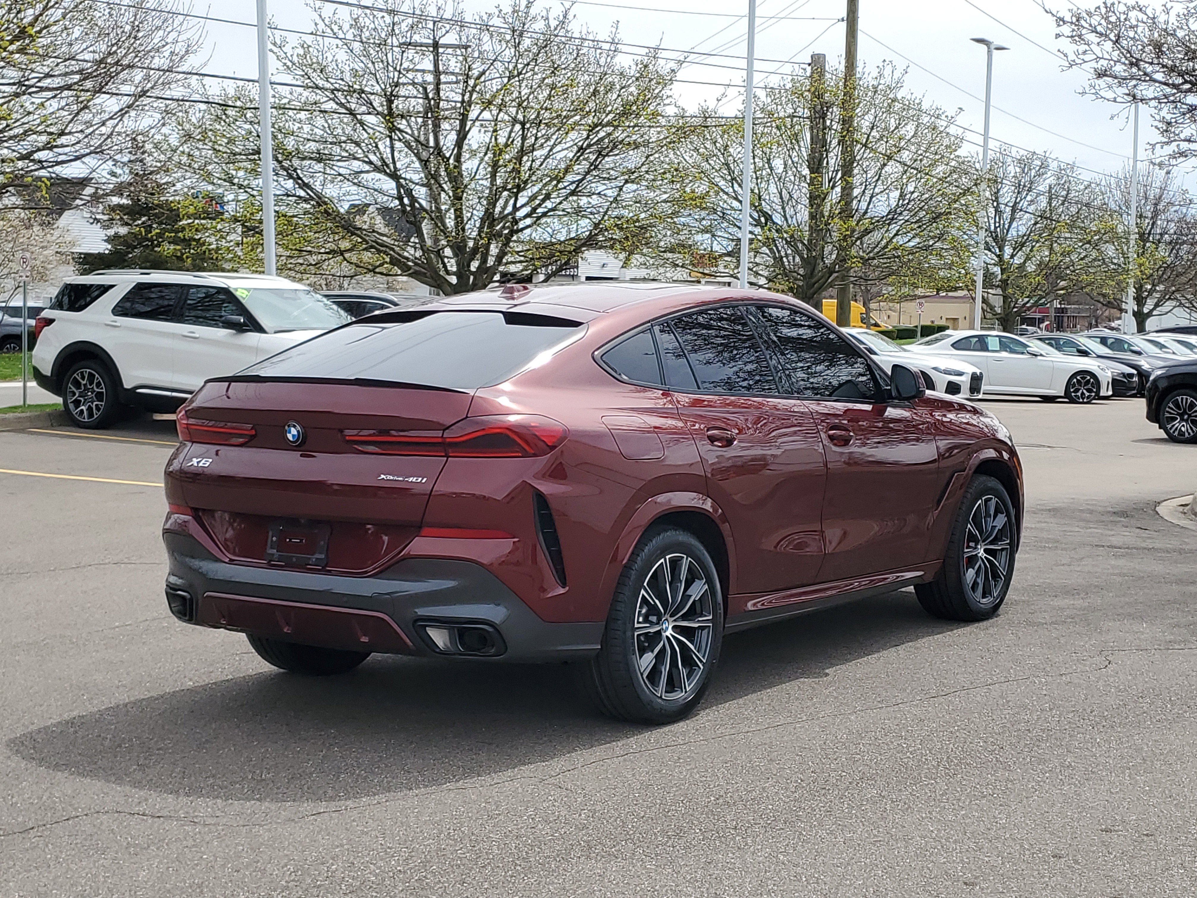 Certified 2024 BMW X6 xDrive40i w/ Premium Package image 3