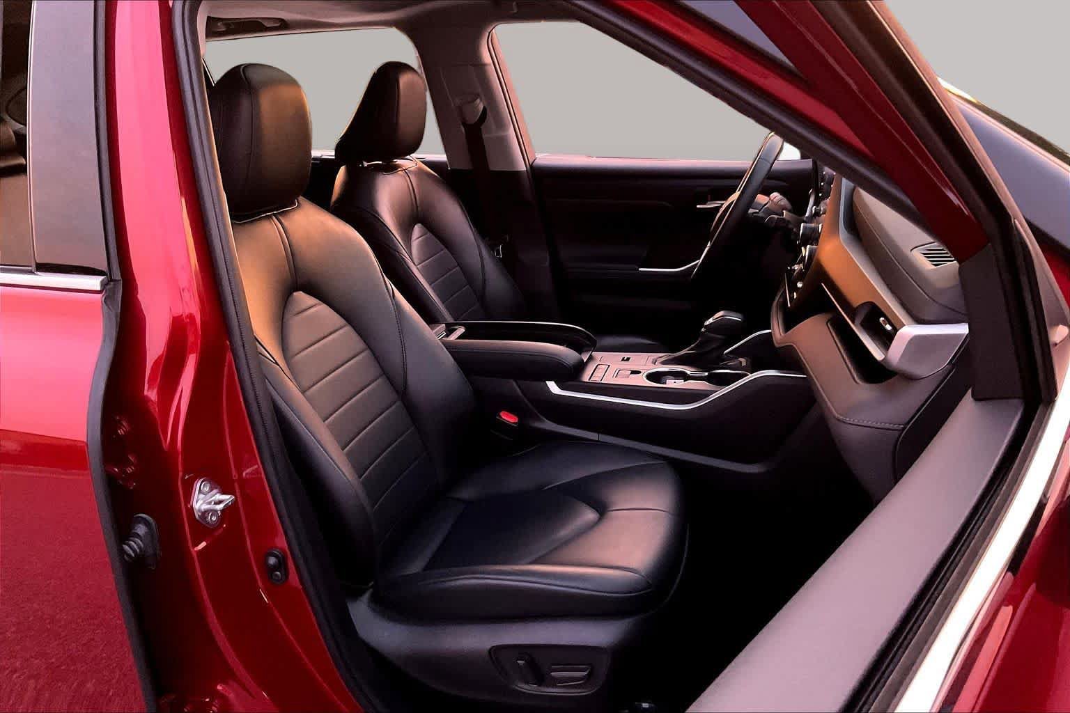 Used 2022 Toyota Highlander XLE FWD image 9