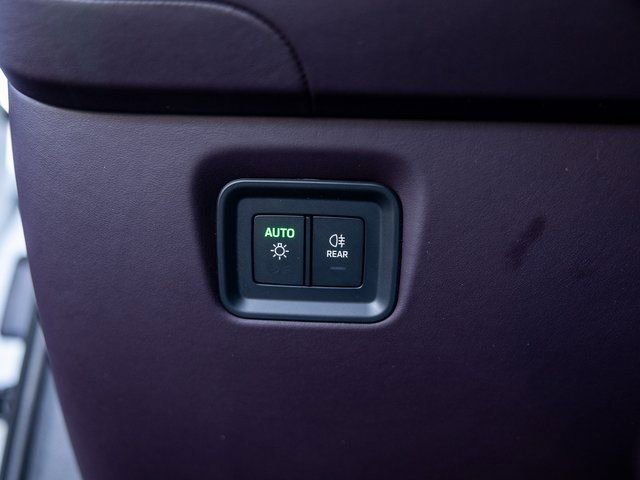 Certified 2025 Porsche Cayenne S AWD/4WD image 33