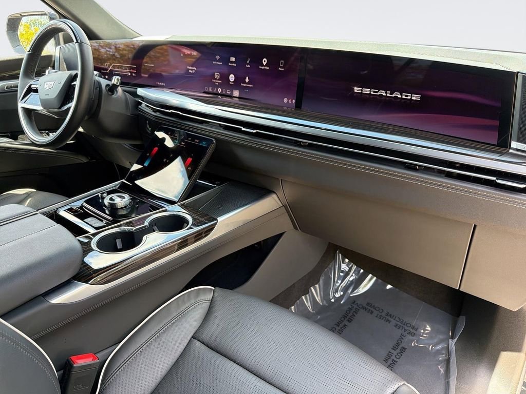 Certified 2026 Cadillac Escalade Luxury RWD image 33
