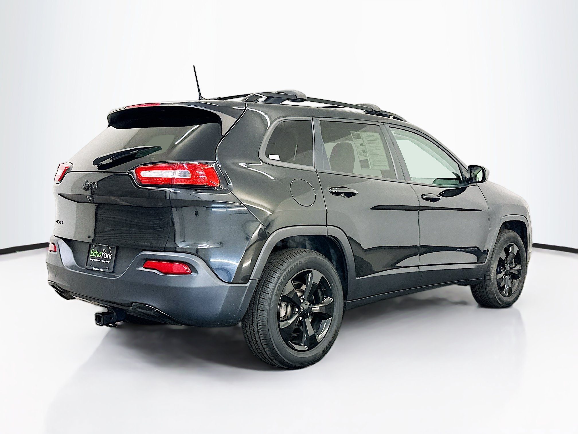 Used 2016 Jeep Cherokee Latitude AWD/4WD image 9
