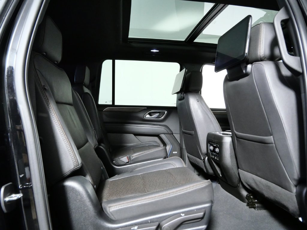 Used 2023 Chevrolet Suburban High Country AWD/4WD image 13