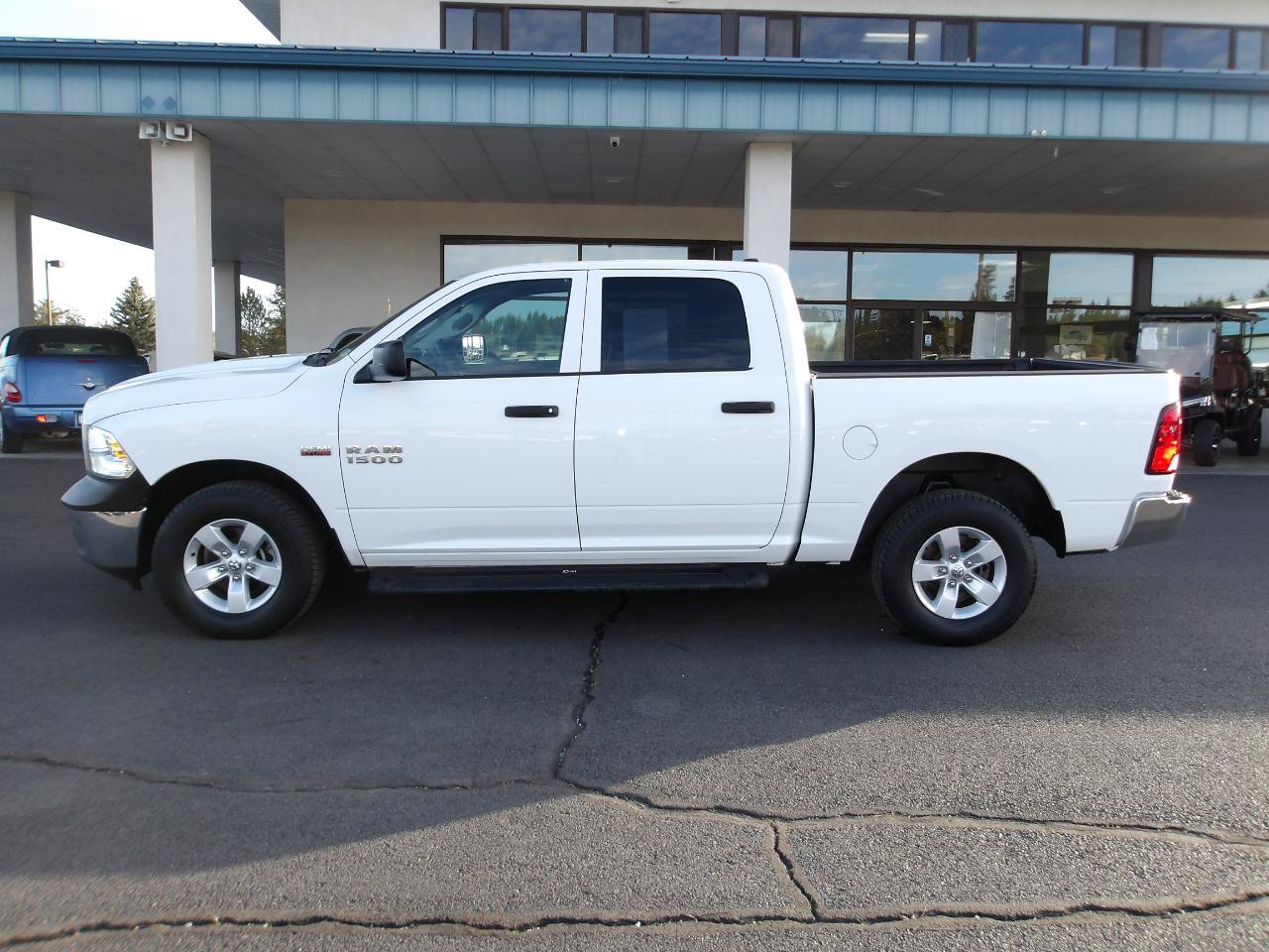 Used 2014 RAM 1500 ST w/ SXT Appearance Group AWD/4WD image 2