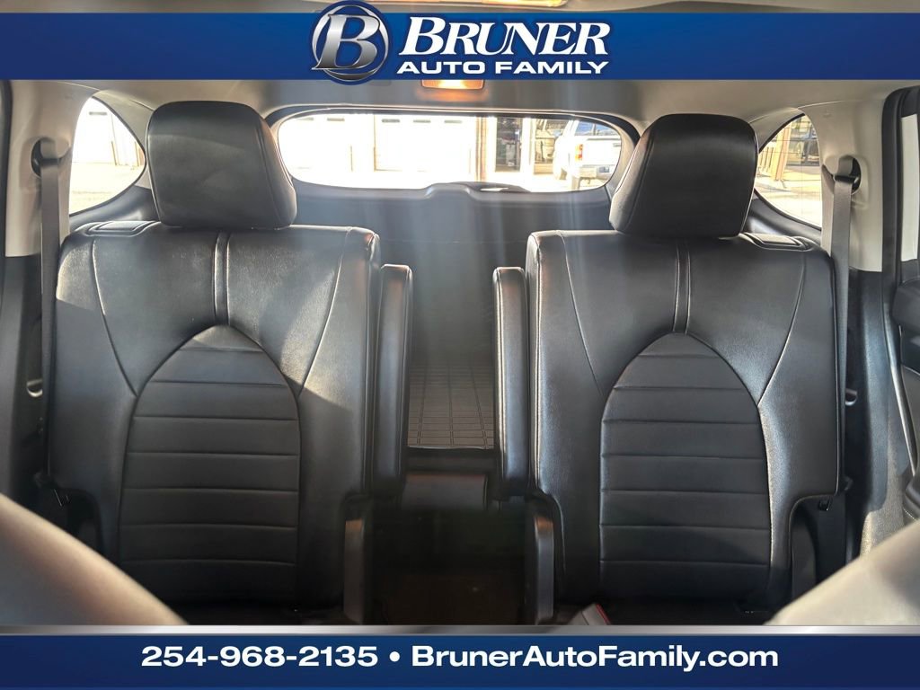 Used 2025 Toyota Highlander XLE image 25