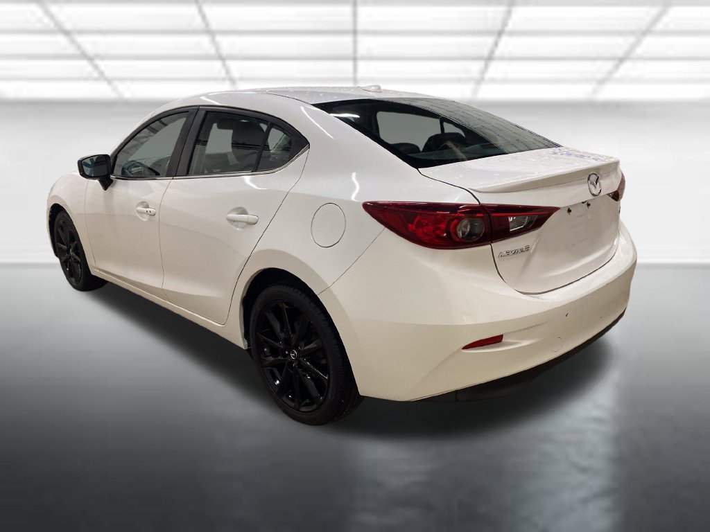 Used 2018 MAZDA MAZDA3 Touring FWD image 5