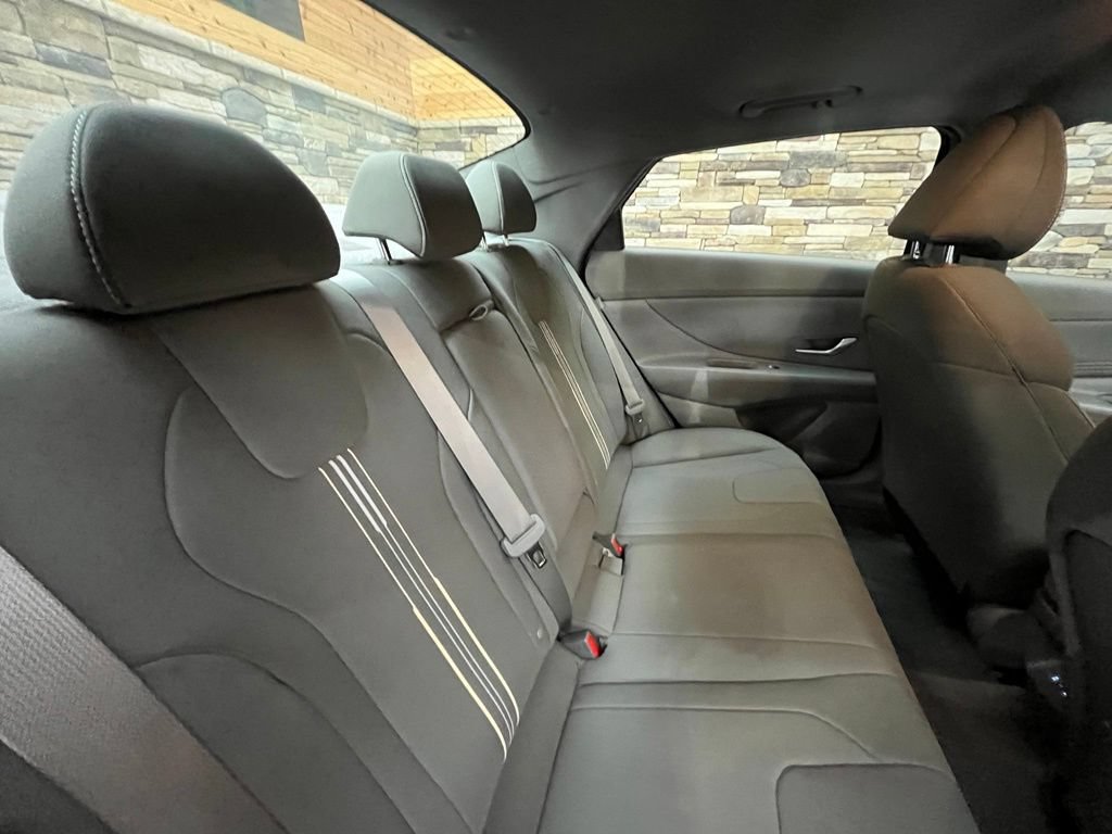 Used 2025 Hyundai Elantra SEL FWD image 48