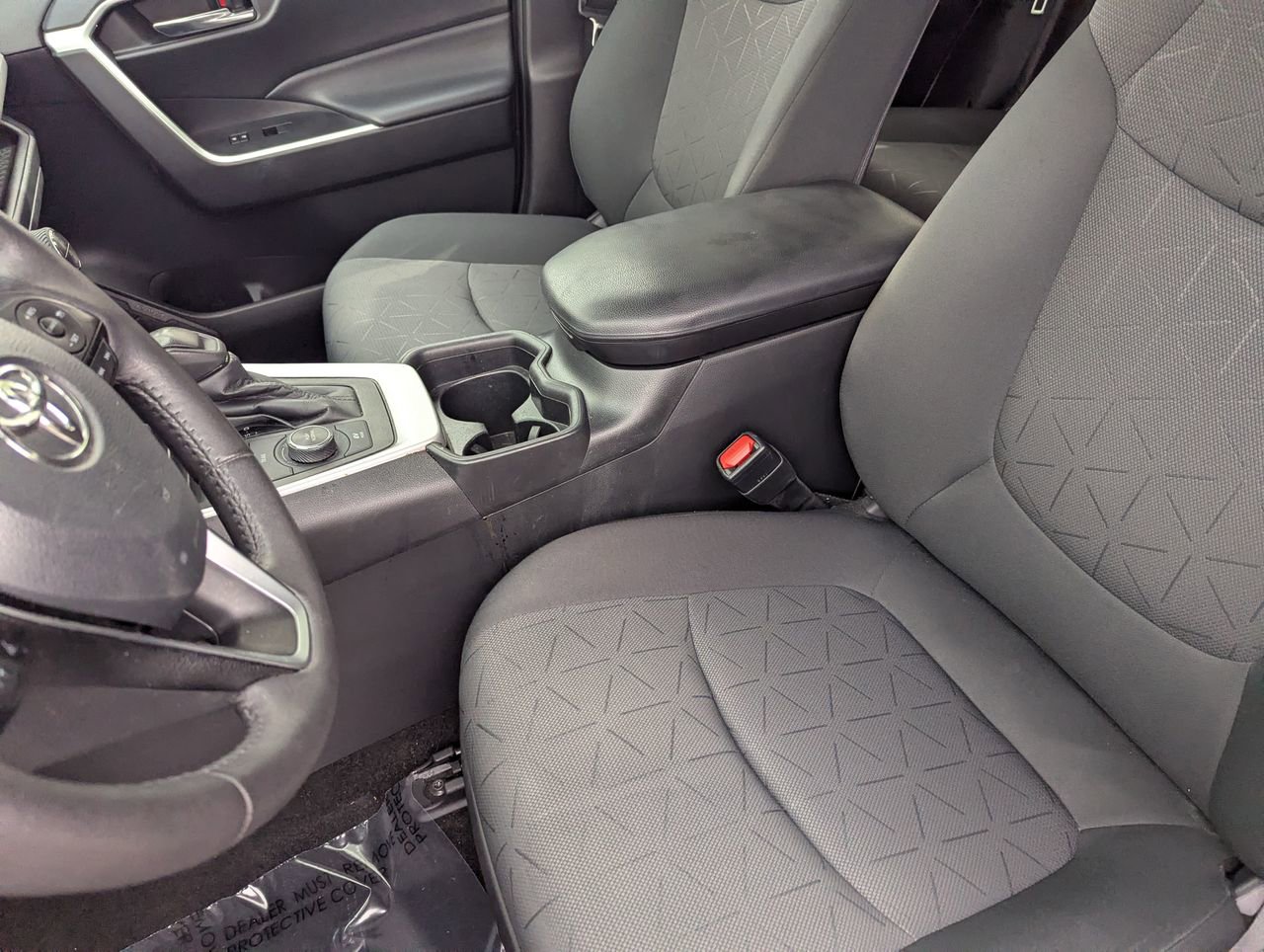 Used 2021 Toyota RAV4 XLE w/ XLE Grade Weather Package image 20