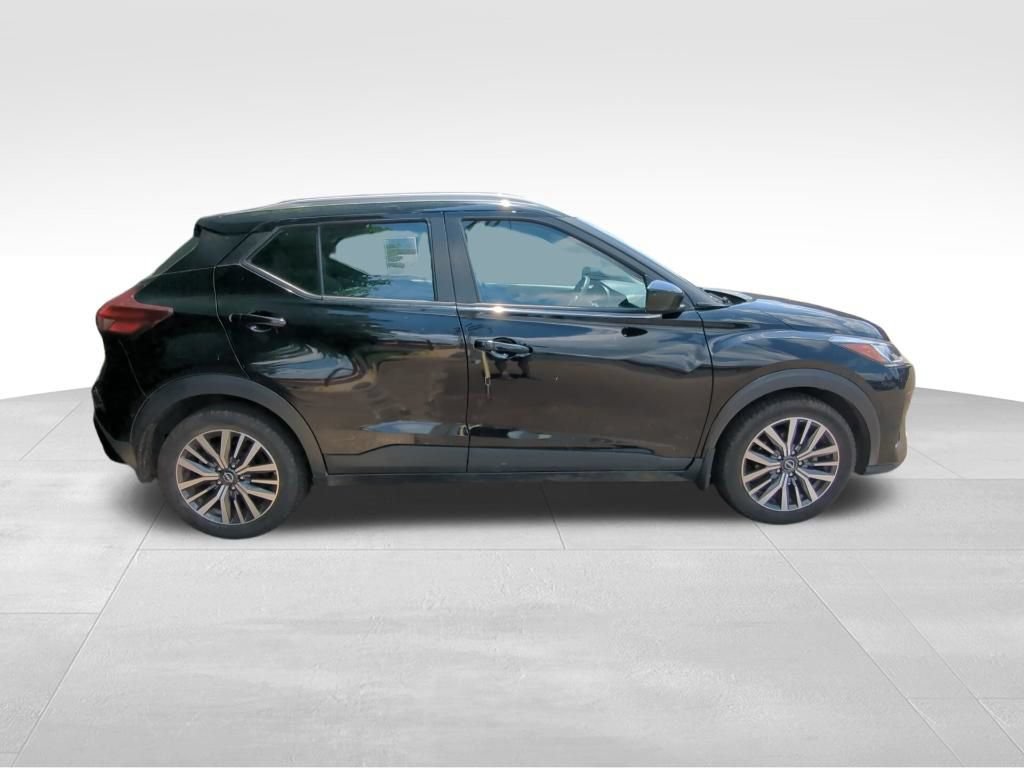 Certified 2022 Nissan Kicks SV FWD image 7