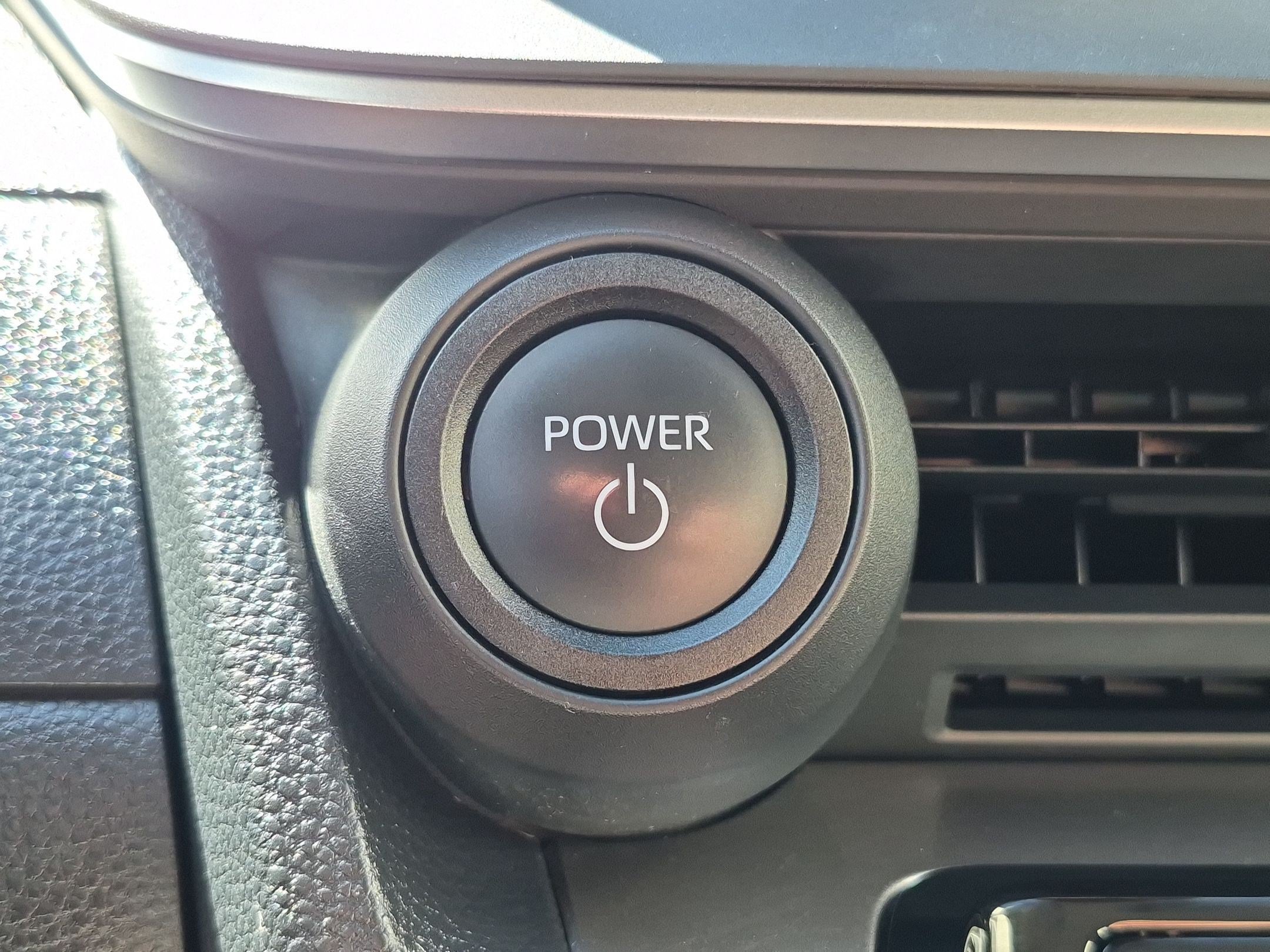 Used 2025 Toyota Prius LE FWD image 22