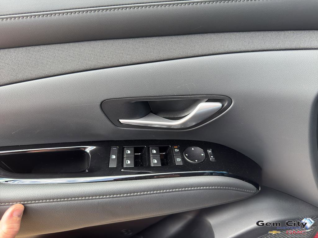 Used 2025 Hyundai Tucson Limited image 33