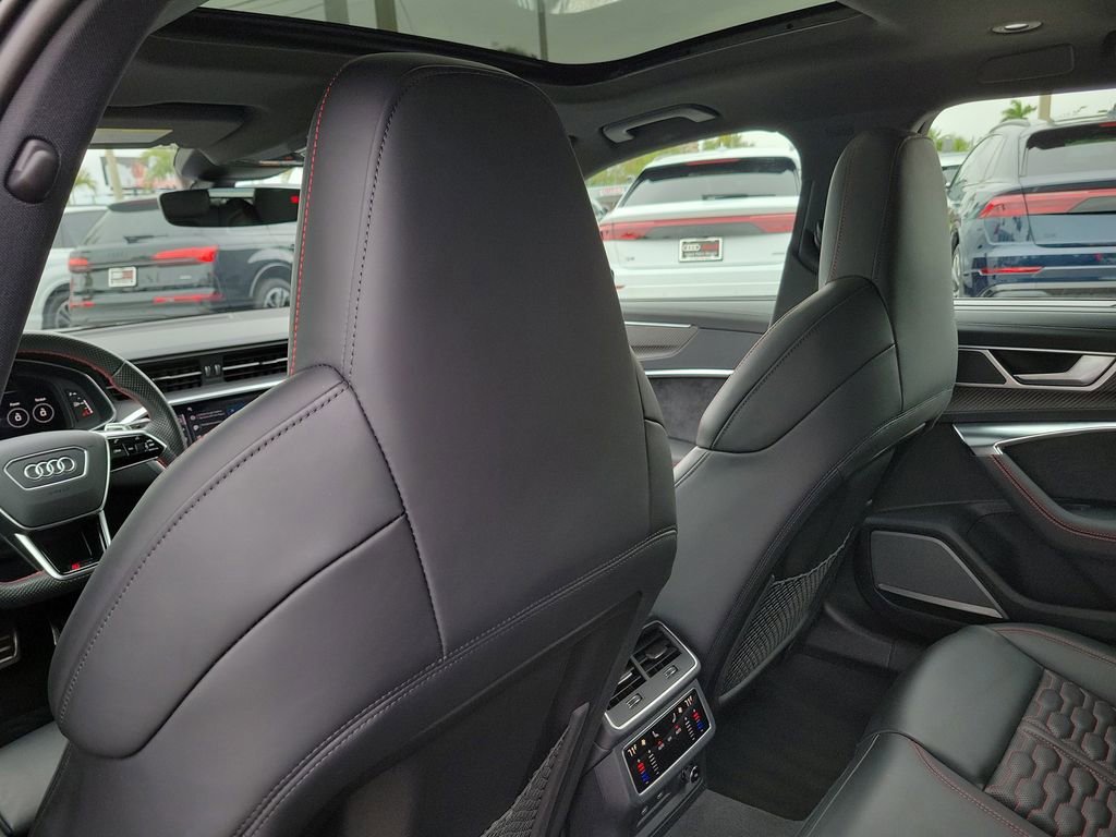 Used 2024 Audi RS 6 performance image 25