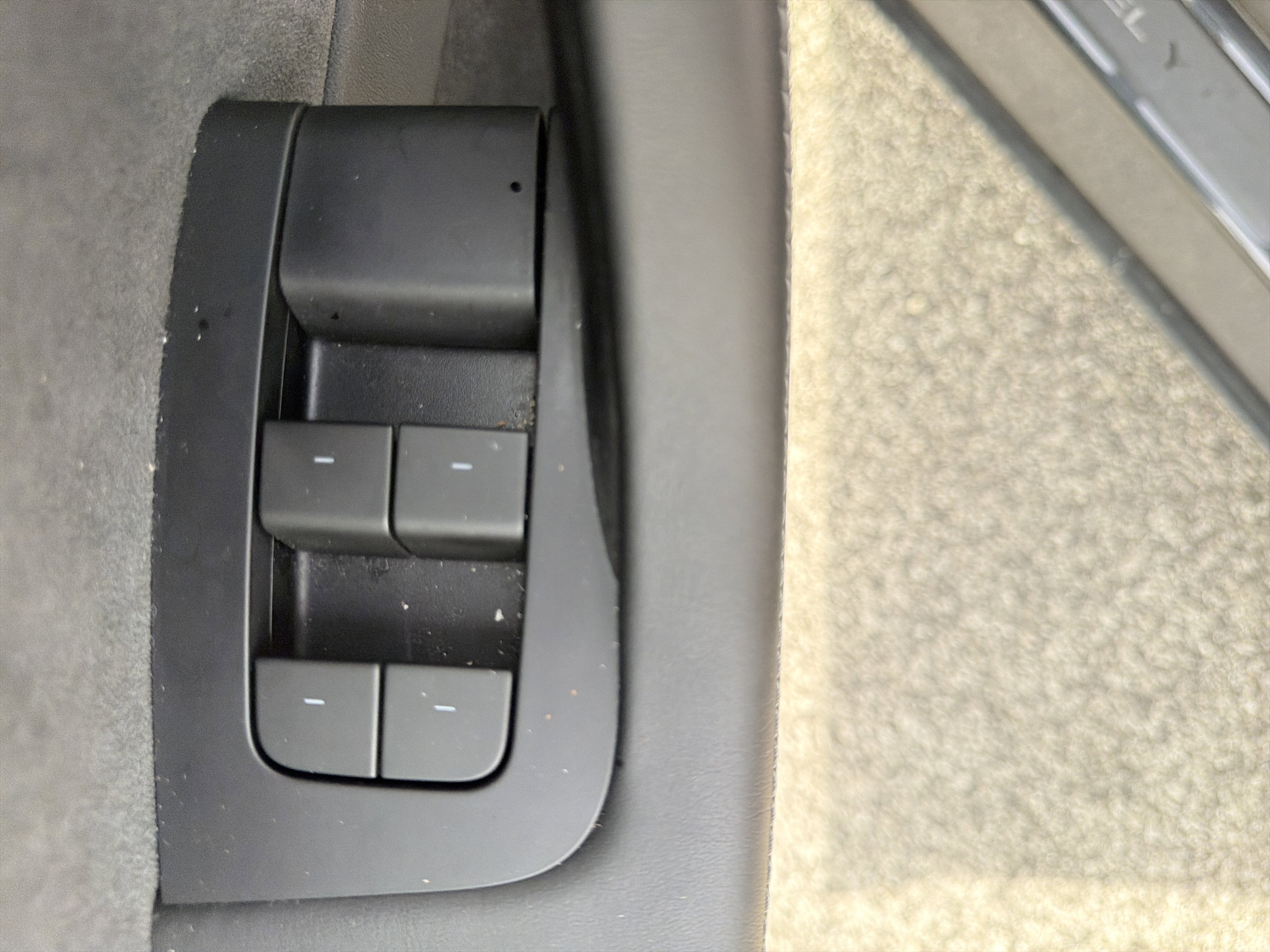 Used 2024 Tesla Model Y Long Range image 23