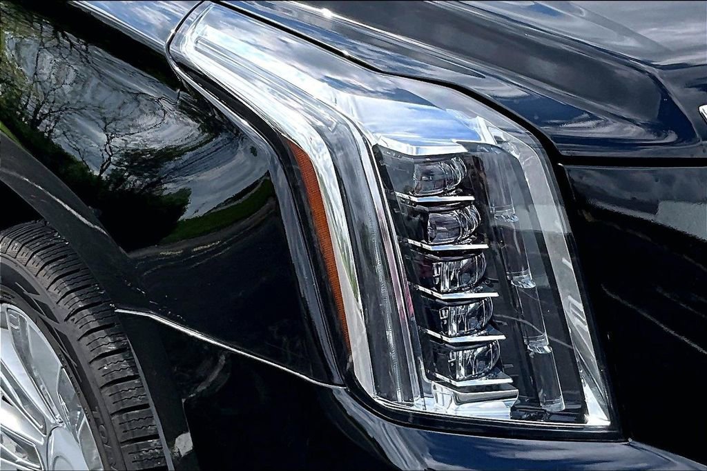 Used 2020 Cadillac Escalade ESV Platinum AWD/4WD image 29