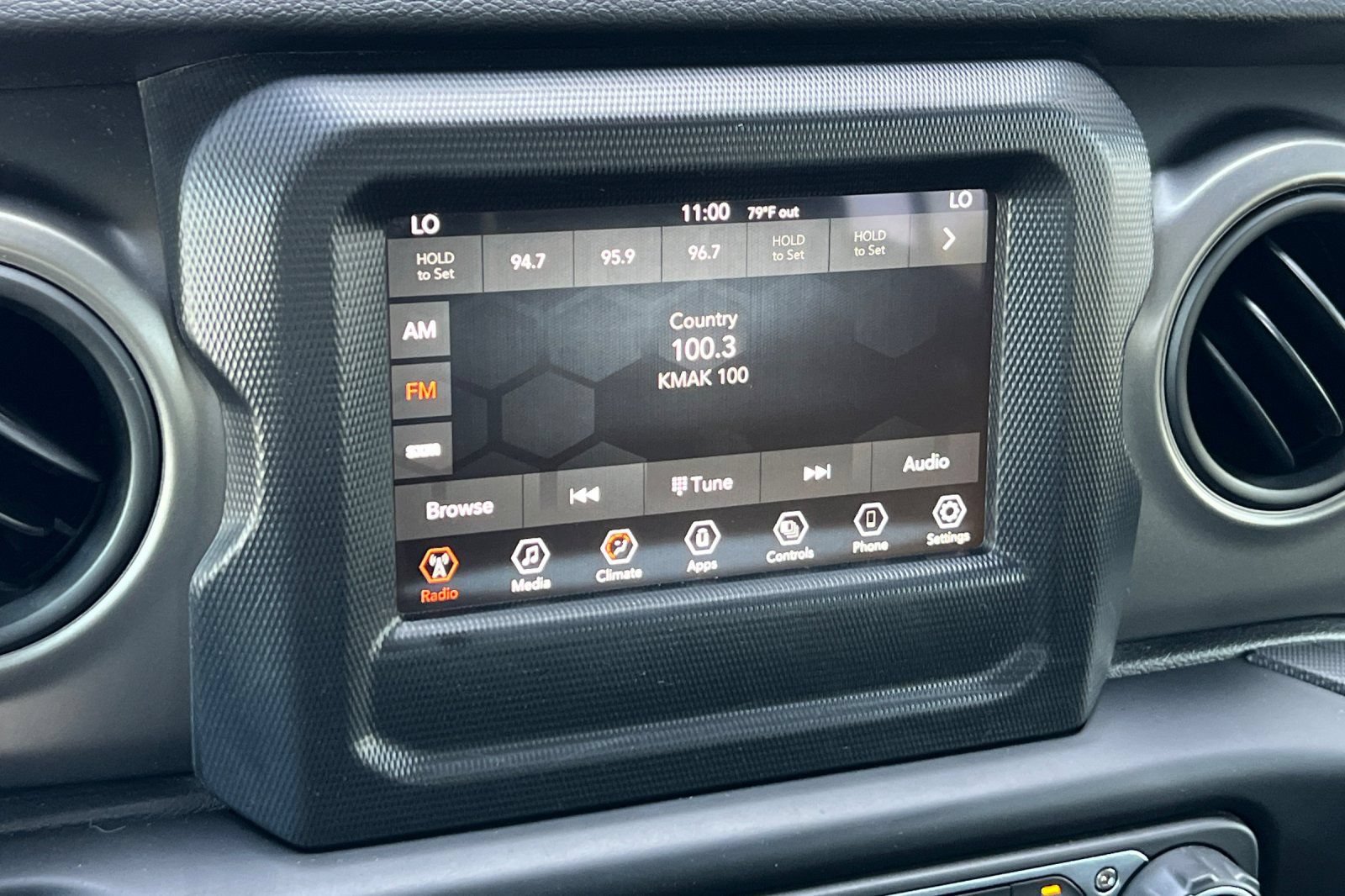 Used 2023 Jeep Gladiator Sport AWD/4WD image 24