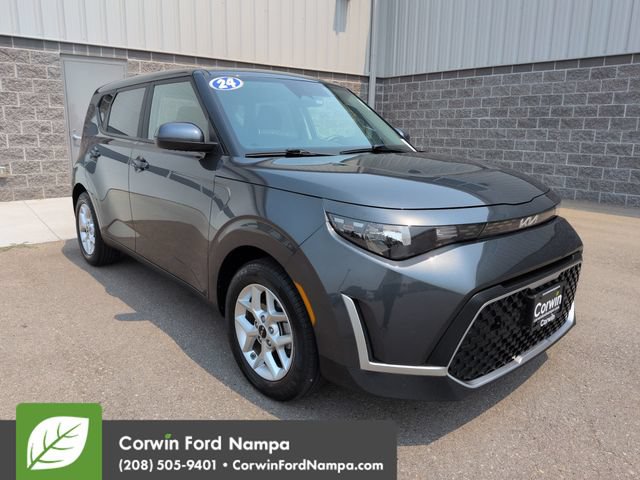Used 2024 Kia Soul LX w/ Option Group 015 FWD image 1