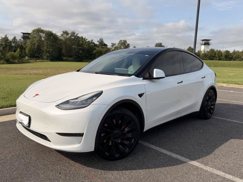 Used 2020 Tesla Model Y Performance AWD/4WD image 2