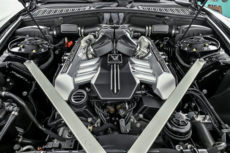 Used 2013 Rolls-Royce Phantom Drophead Coupe RWD image 16