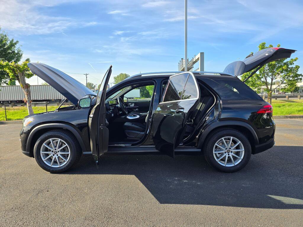 Used 2024 Mercedes-Benz GLE 350 4MATIC w/ 3rd Row Seat Package image 12
