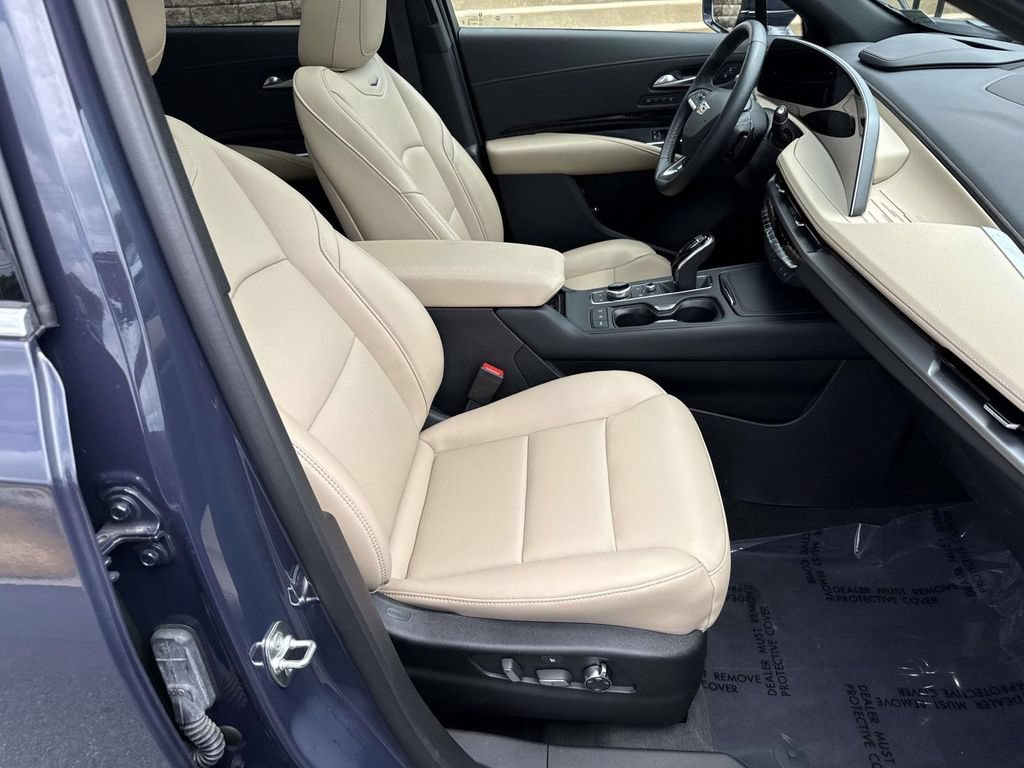 Certified 2024 Cadillac XT4 Premium Luxury w/ Active Safety Package AWD/4WD image 7