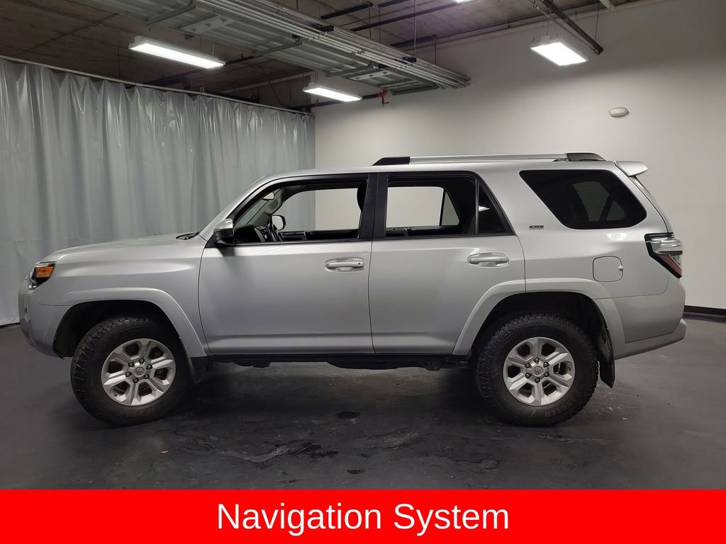 Used 2020 Toyota 4Runner SR5 AWD/4WD image 5