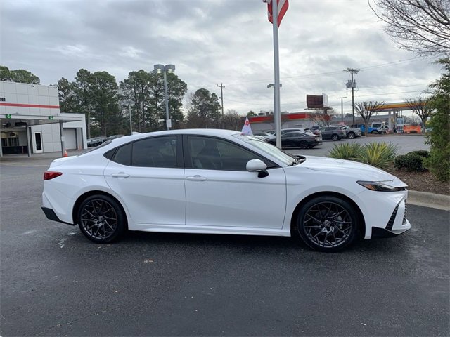Used 2025 Toyota Camry SE image 9