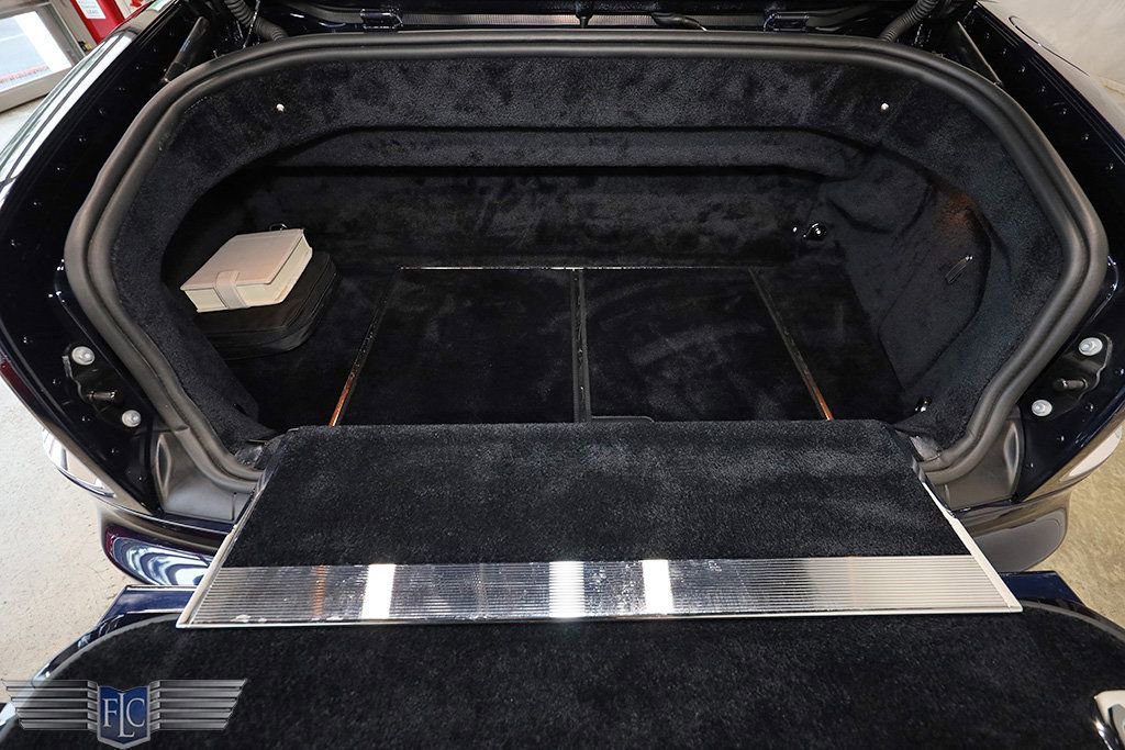 Used 2013 Rolls-Royce Phantom Drophead Coupe image 36