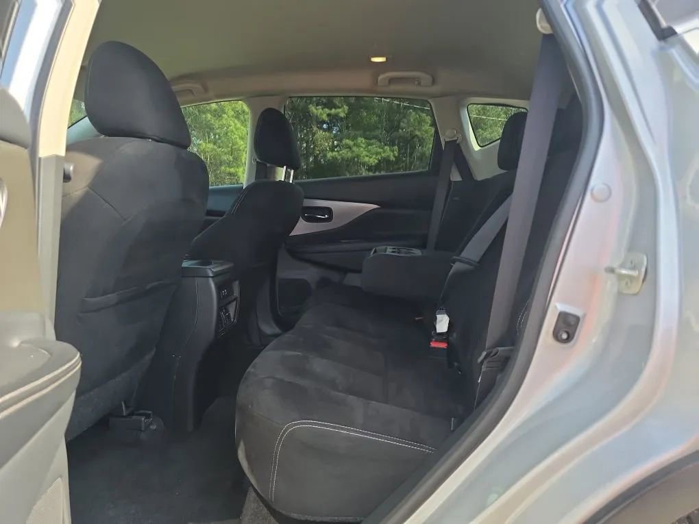 Used 2019 Nissan Murano S image 32