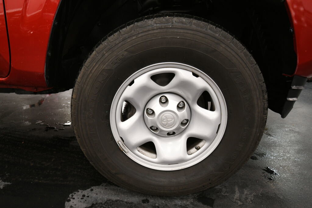 Certified 2023 Toyota Tacoma SR image 29