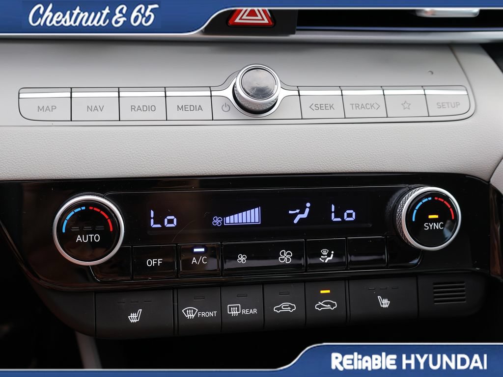 Certified 2025 Hyundai Elantra Limited FWD image 36