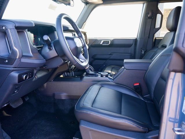 New 2025 Ford Bronco Badlands w/ Sasquatch Package AWD/4WD image 13