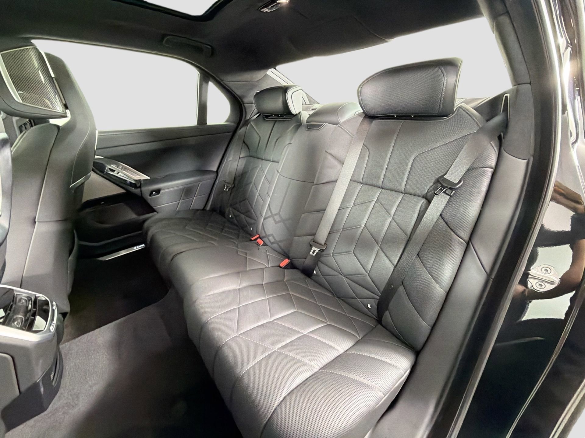 Certified 2023 BMW i7 xDrive60 image 25