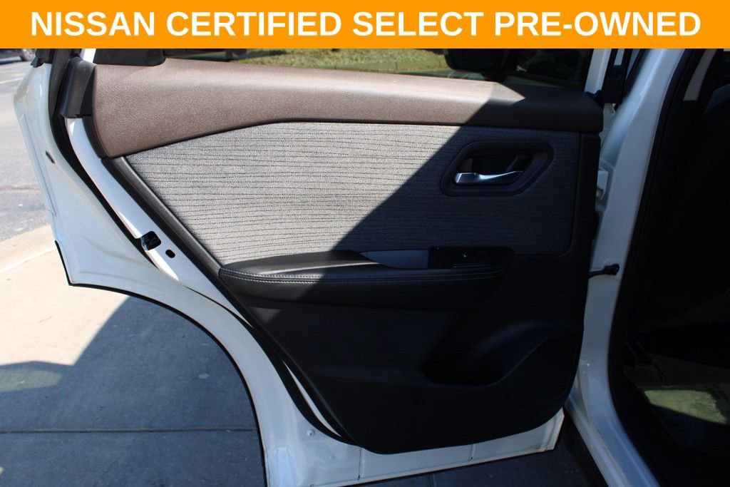 Certified 2023 Nissan Rogue SV image 26