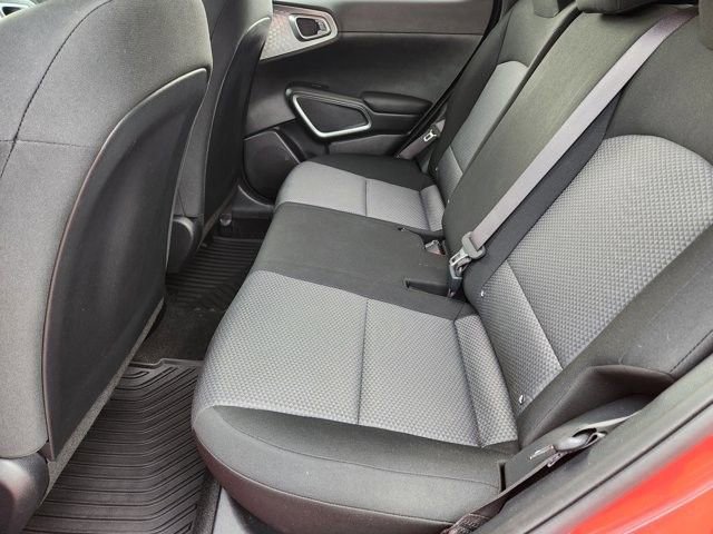 Used 2023 Kia Soul LX image 28