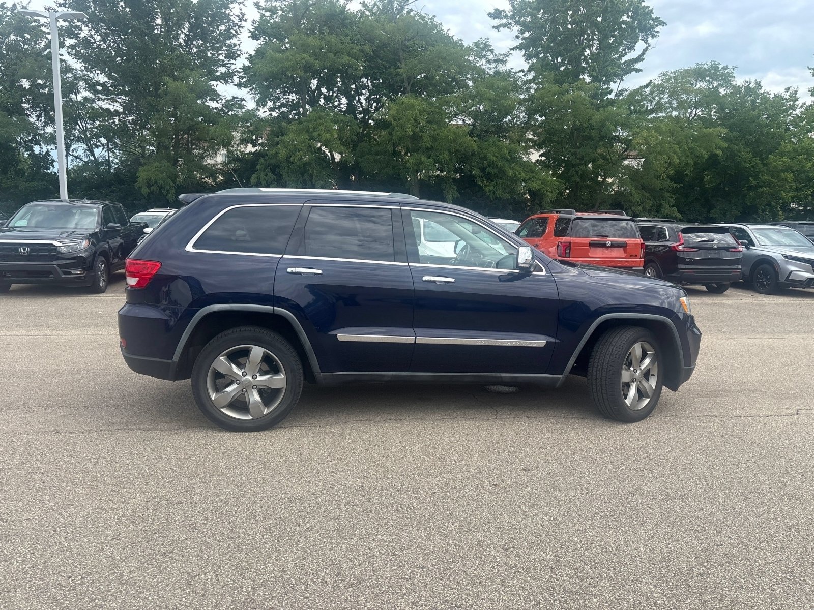Used 2012 Jeep Grand Cherokee Limited w/ Trailer Tow Group AWD/4WD image 23
