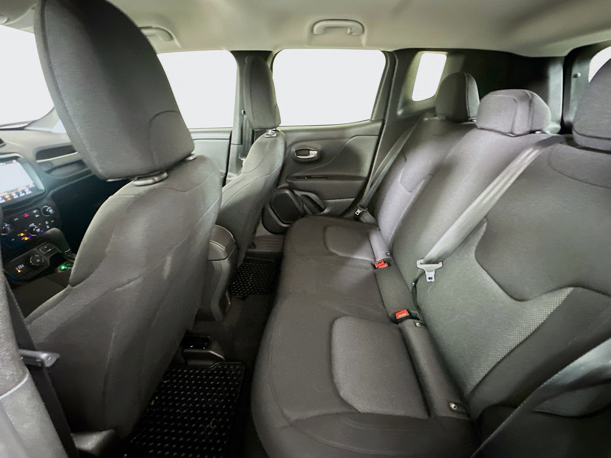 Used 2023 Jeep Renegade Latitude image 27