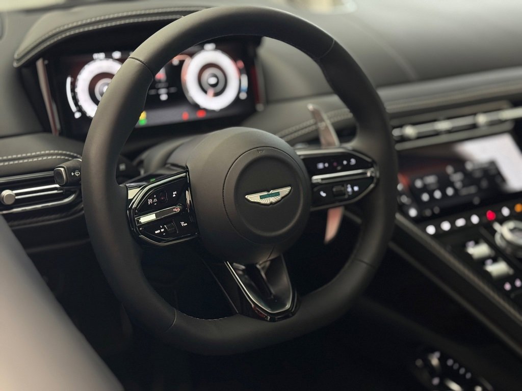 Used 2025 Aston Martin DB12 image 16