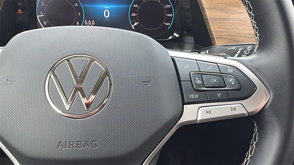 Used 2025 Volkswagen Atlas SE image 23