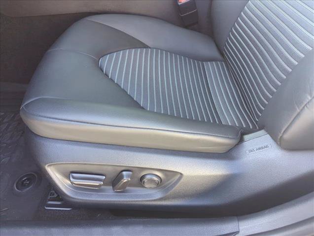 Used 2024 Toyota Camry SE FWD image 11