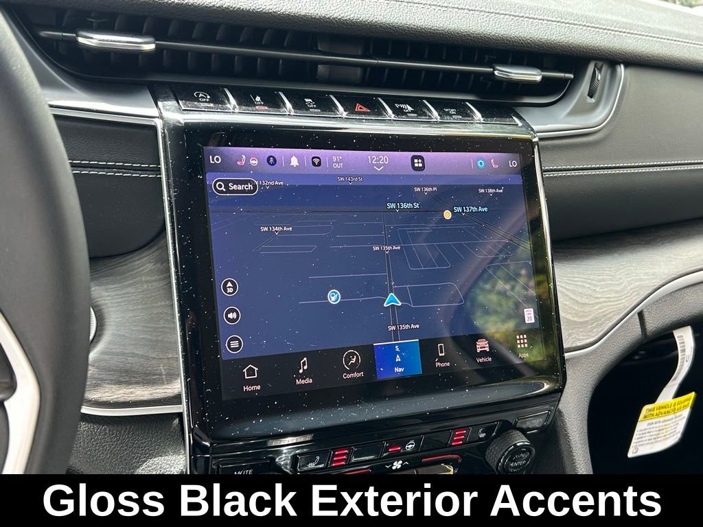 Used 2024 Jeep Grand Cherokee Limited w/ Black Appearance Package image 22