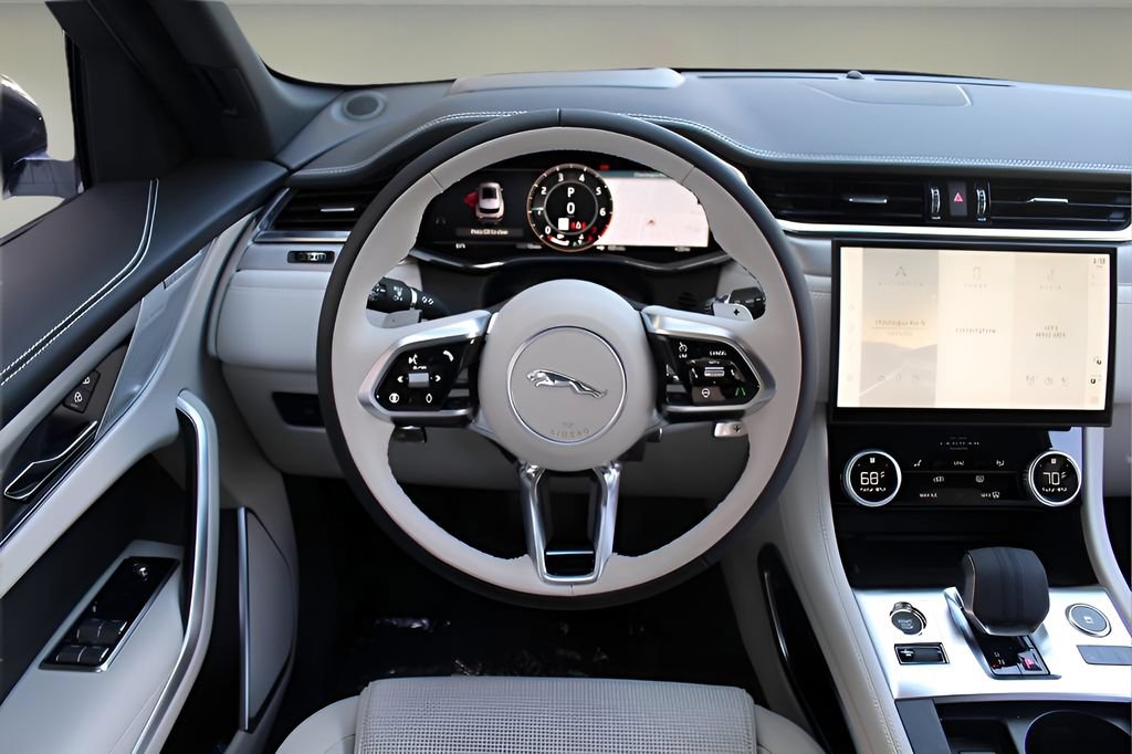Used 2026 Jaguar F-PACE R-Dynamic S AWD/4WD image 14
