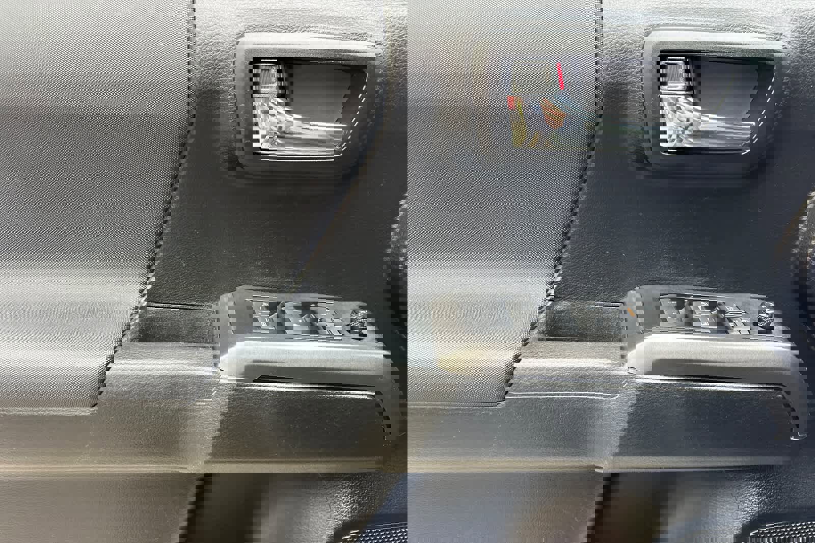 Used 2022 Toyota Tacoma TRD Off-Road w/ Technology Package AWD/4WD image 12