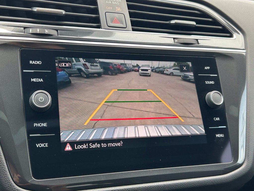 Certified 2023 Volkswagen Tiguan SE w/ Panoramic Sunroof Package FWD image 34