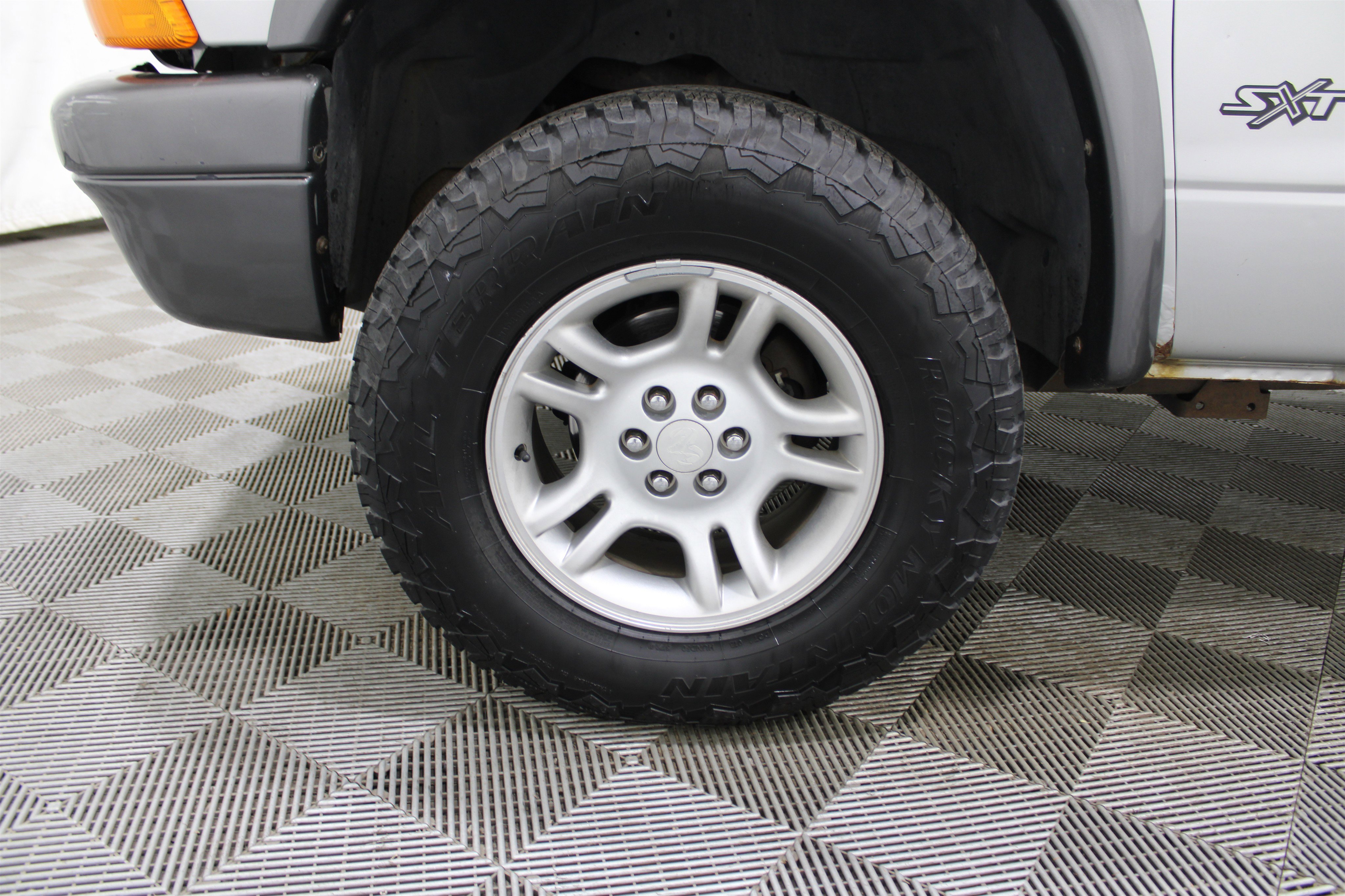 Used 2002 Dodge Durango Sport image 30