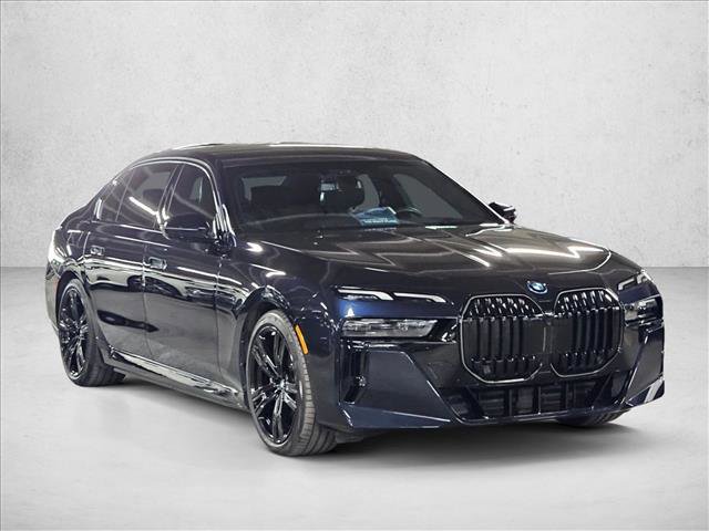 Used 2025 BMW i7 xDrive60 image 3