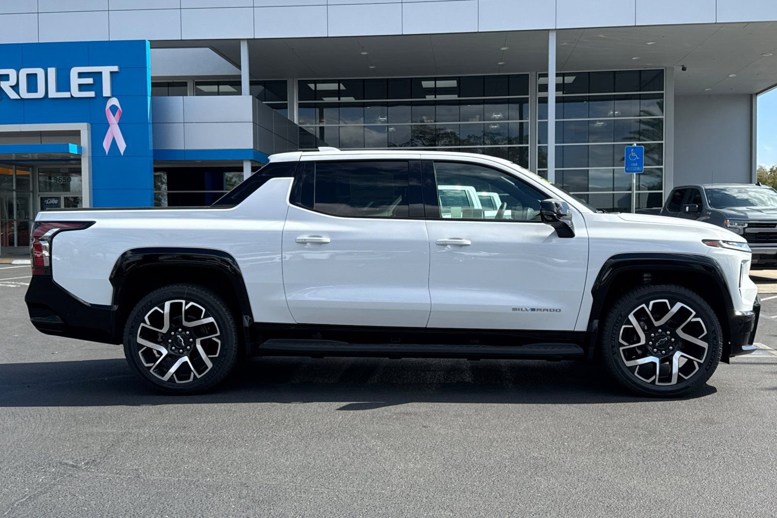 New 2024 Chevrolet Silverado EV RST image 2