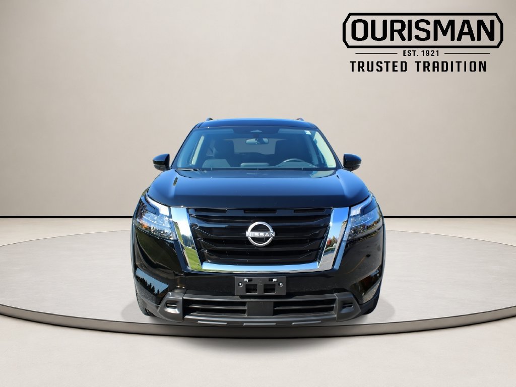 Used 2025 Nissan Pathfinder SV w/ SV Premium Package AWD/4WD image 4