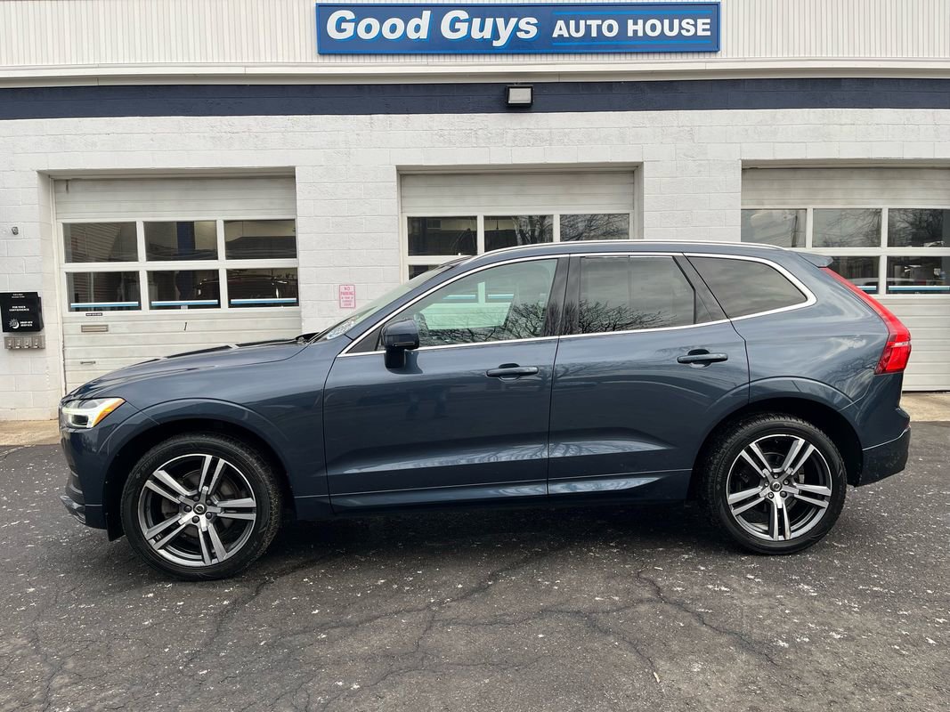 Used 2021 Volvo XC60 T5 Momentum w/ Protection Package AWD/4WD image 1