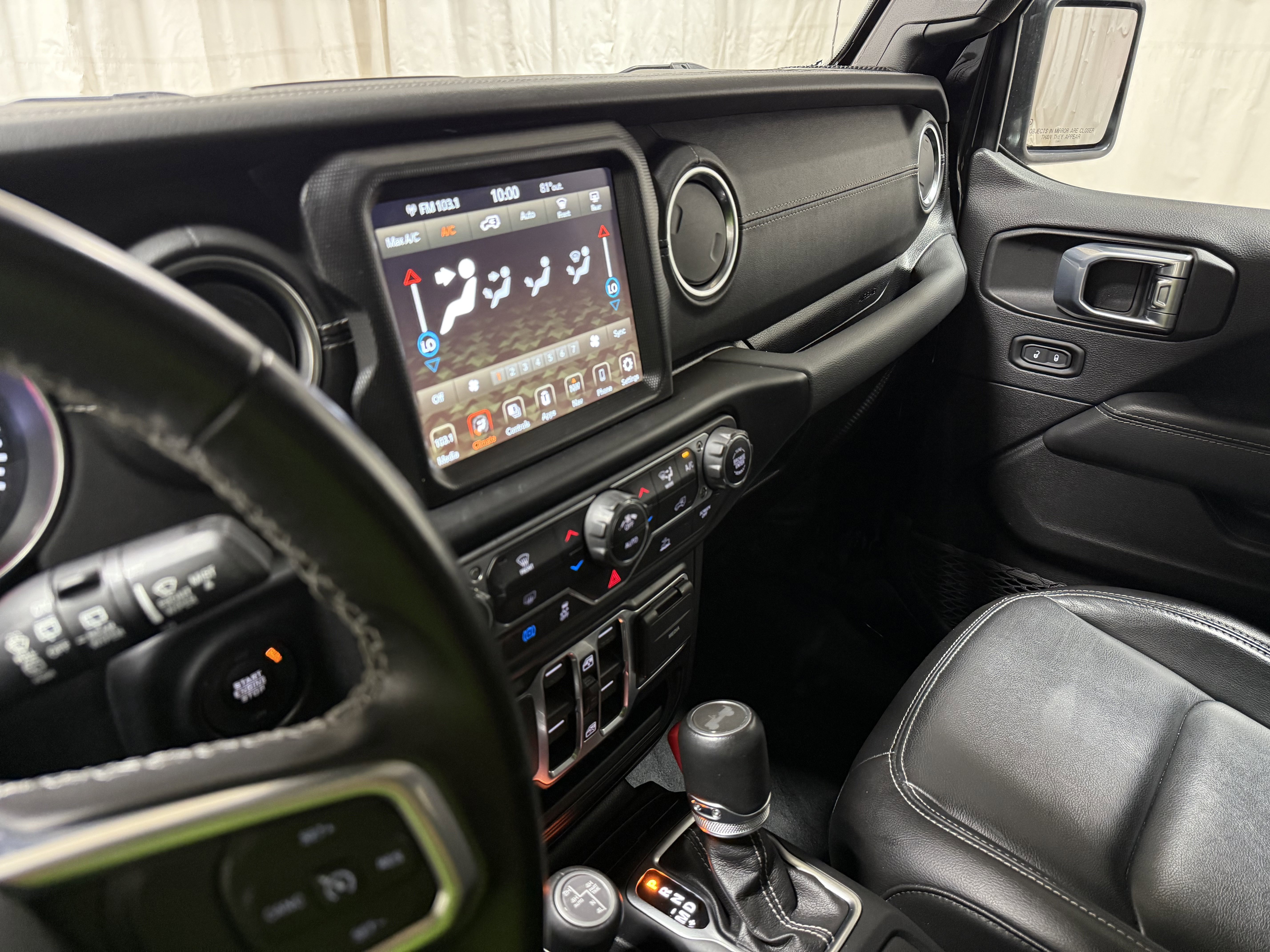 Used 2022 Jeep Wrangler Unlimited Sahara image 24