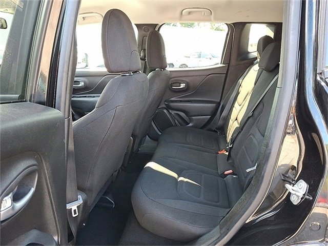 Used 2022 Jeep Renegade Latitude w/ Convenience Group image 10